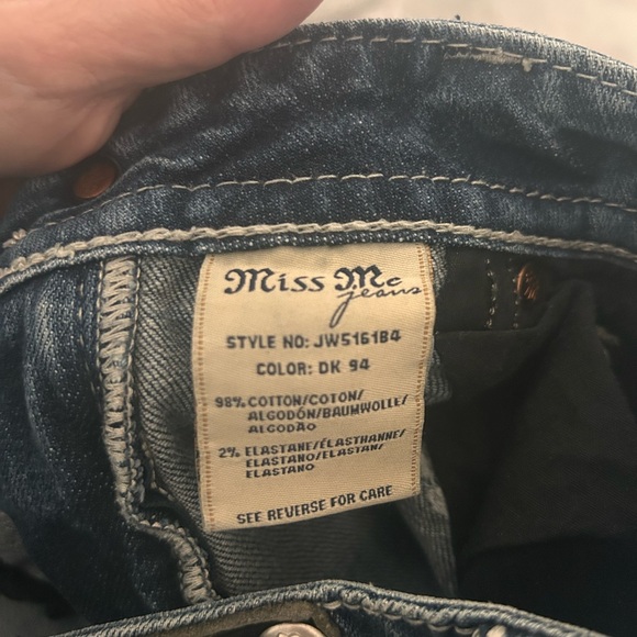 Pre-Owned. In excellent condition. Size 30. Miss Me jeans. - Picture 5 of 15